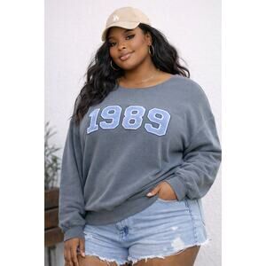 Anthropologie Oversized Gray “1989” Graphic Sweatshirt Size 3X